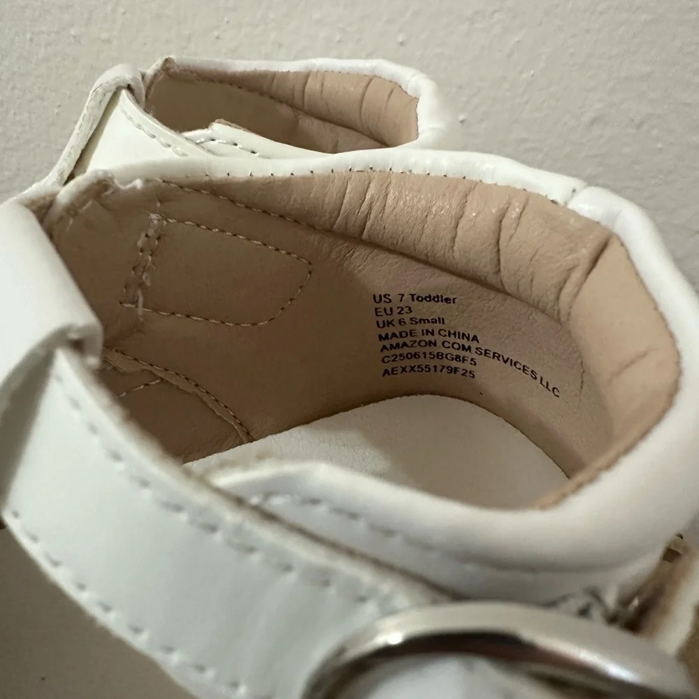 Amazon Essentials White T-Strap Mary Jane Shoes for Kids